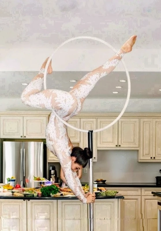 Lollipop Lyra - Main Image