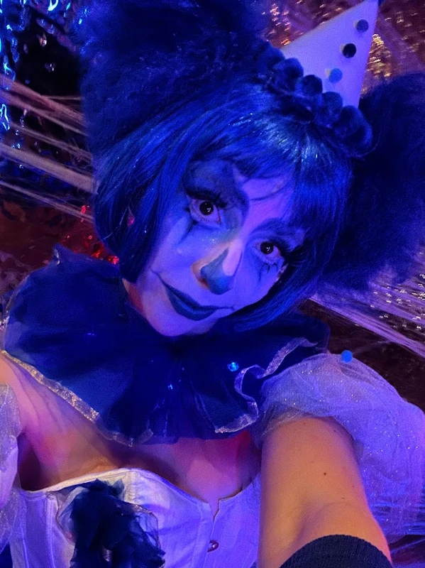 Azula the Clown - Stiltwalker - Circus theme - image 10