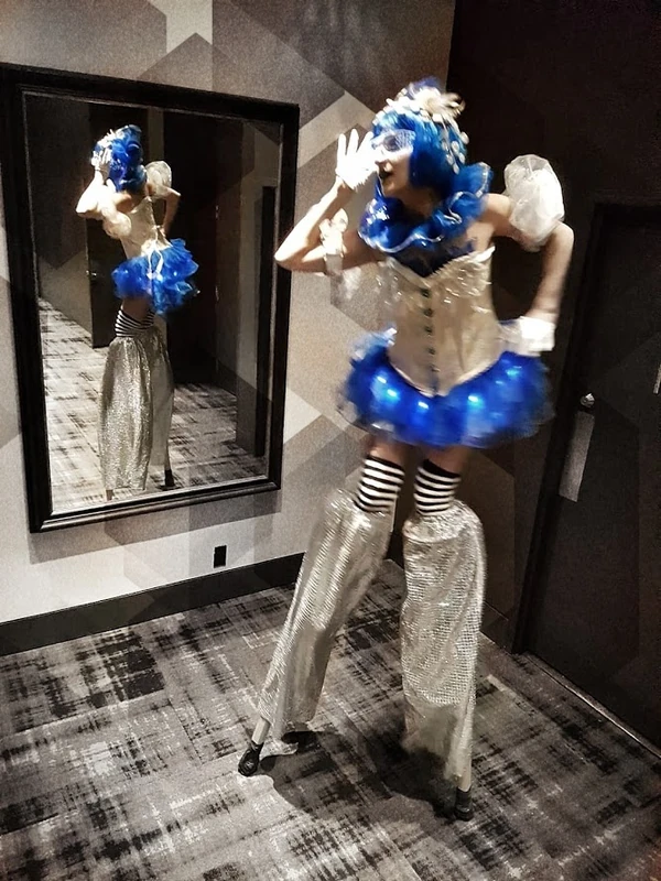 Azula the Clown - Stiltwalker - Circus theme - image 3