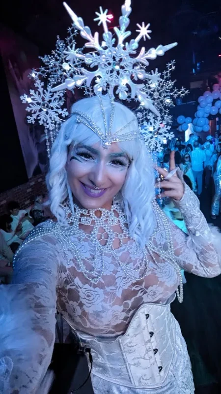 White Party / Bal En Blanc - Stiltwalker - Festival theme - image 10