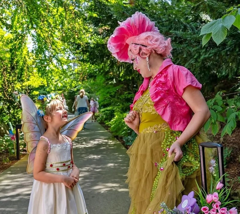 Bella Family Magic - Magic and Mystery - Family Friendly theme - image 2 performer