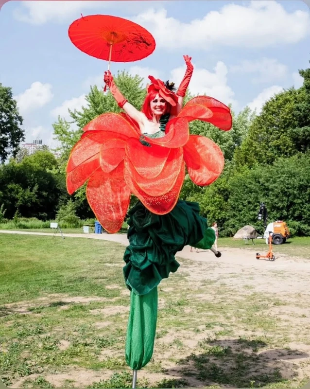 Cardinal Flowers - Stilt Walker - Duos theme - image 3
