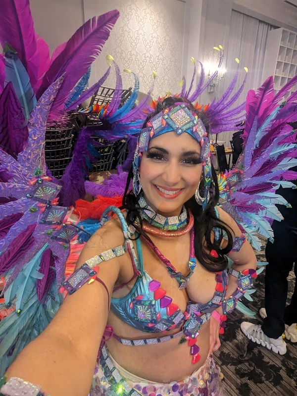 Carribeal Carnival Stilts - Stiltwalker - Feathers theme - image 13