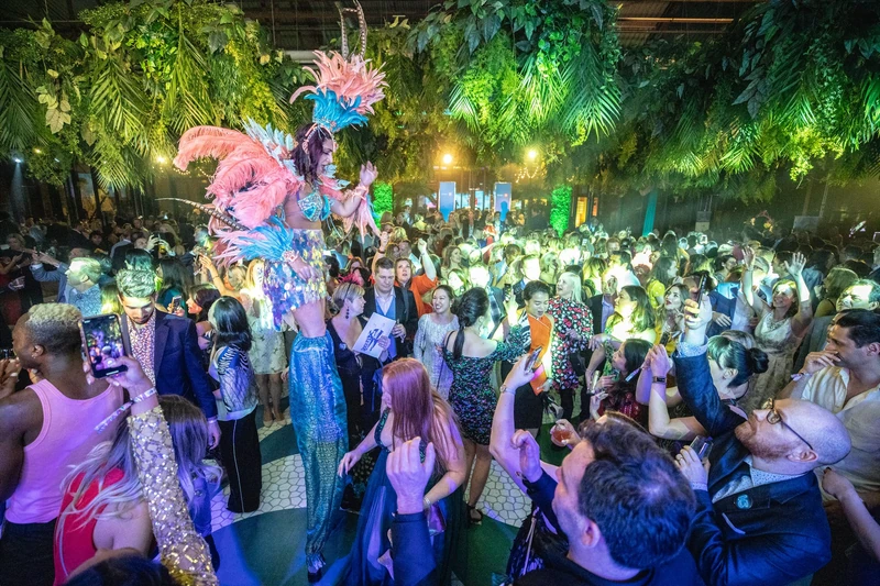 Carribeal Carnival Stilts - Stiltwalker - Feathers theme - image 7
