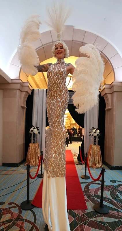 Crystal Showgirls Stilts - Stiltwalker - Elegant theme - image 3