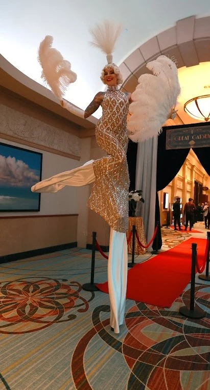 Crystal Showgirls Stilts - Stiltwalker - Elegant theme - image 4