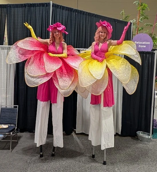 Flower Girls on Stilts - Stiltwalker - Duos theme - image 16
