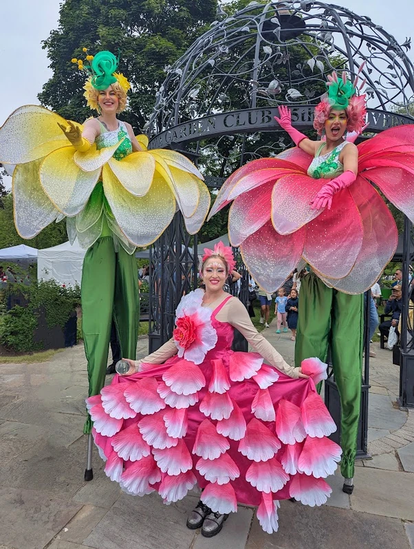Flower Girls on Stilts - Stiltwalker - Duos theme - image 15