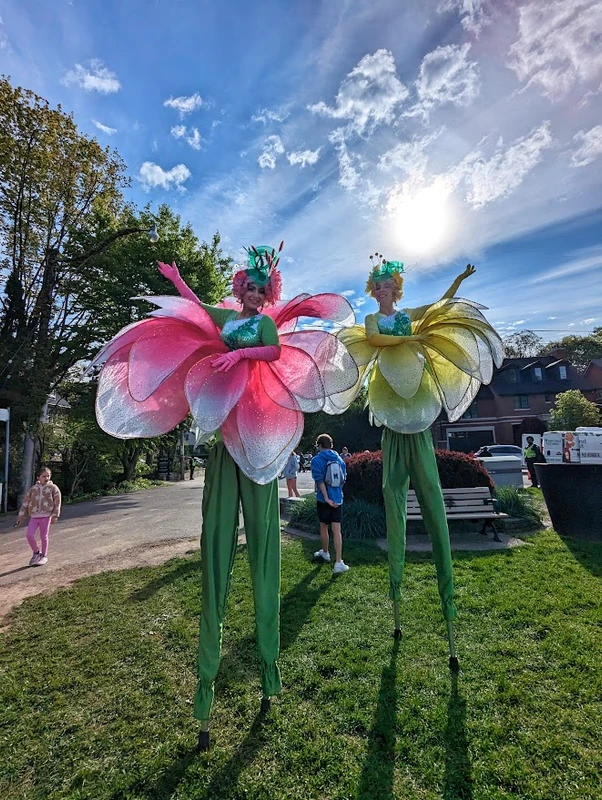 Flower Girls on Stilts - Stiltwalker - Duos theme - image 5