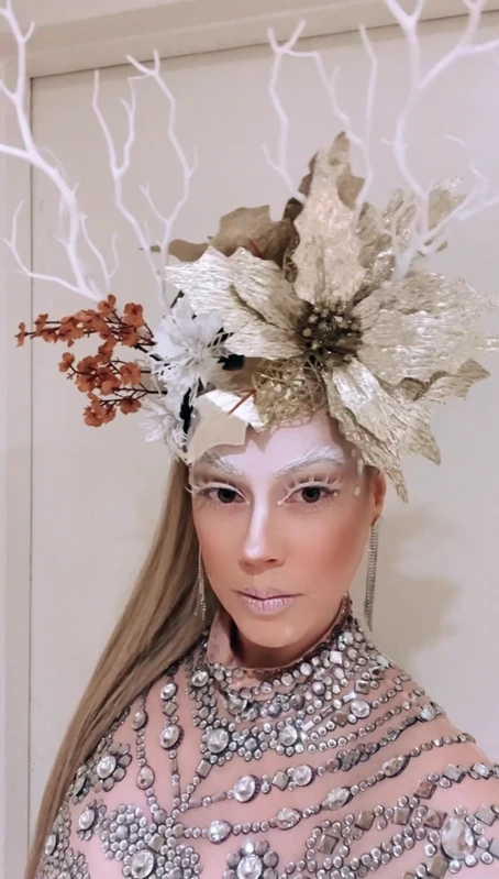 Flying Frosted Fawns - Roamer / Dancer  - Winter theme - image 2 performer