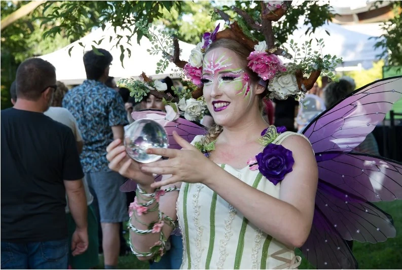 Gaia - Juggler - Garden theme - image 2 performer