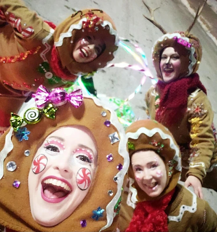Gingerbread Girls - Flow Artist / Hula Hooper - Christmas theme - image 7