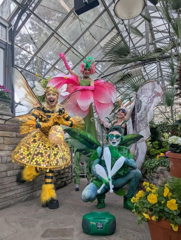 Grasshopper - Juggler - Garden theme - image 13 performer