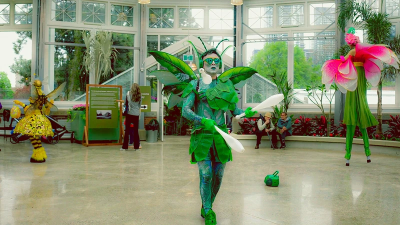 Grasshopper - Juggler - Garden theme - image 4 performer