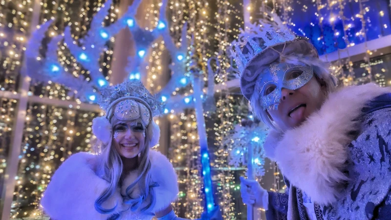 Ice King - Stiltwalker - Winter theme - image 17