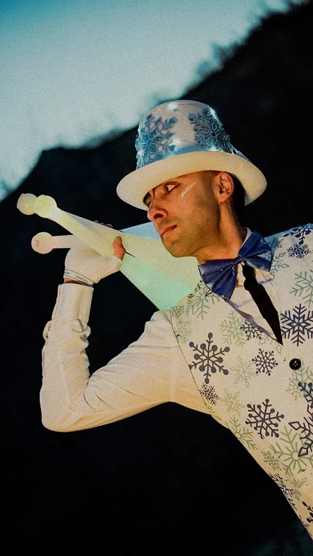 Jack Frost  - Juggler - Winter theme - image 3 performer