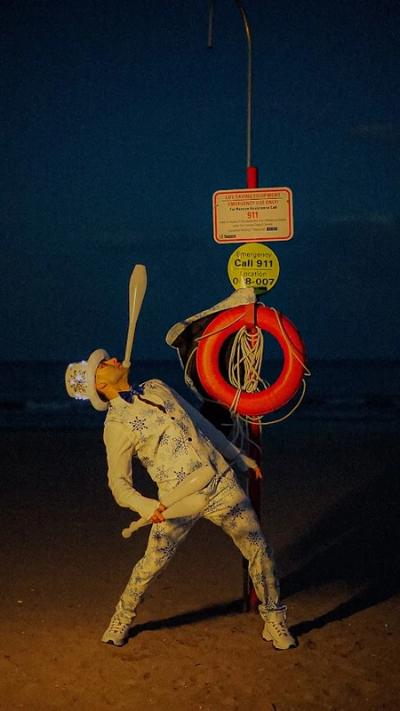 Jack Frost  - Juggler - Winter theme - image 6 performer