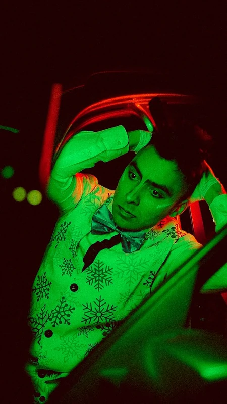 Jack Frost  - Juggler - Winter theme - image 9 performer