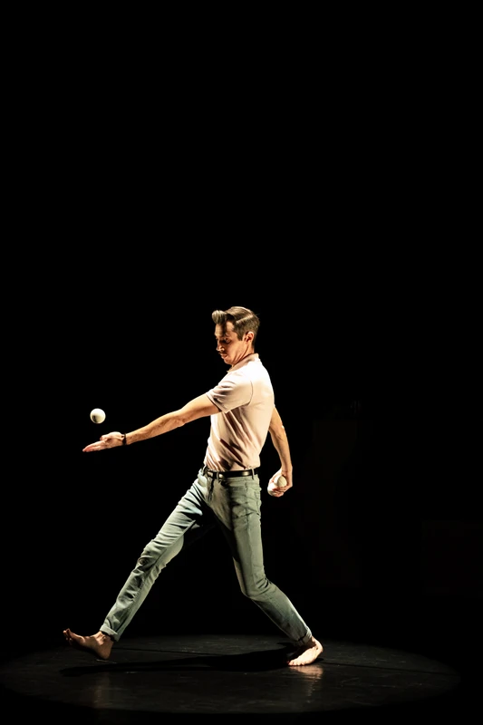 Jayden Juggles  - Juggler - Circus theme - image 4 performer