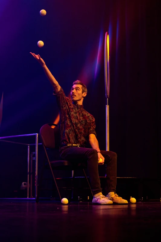 Jayden Juggles  - Juggler - Circus theme - image 5 performer