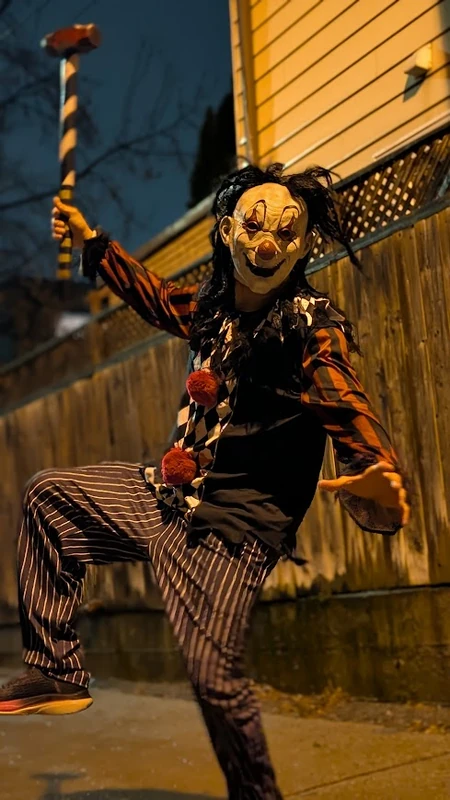 Killer Clown - Roamer / Dancer  - Scary theme performer
