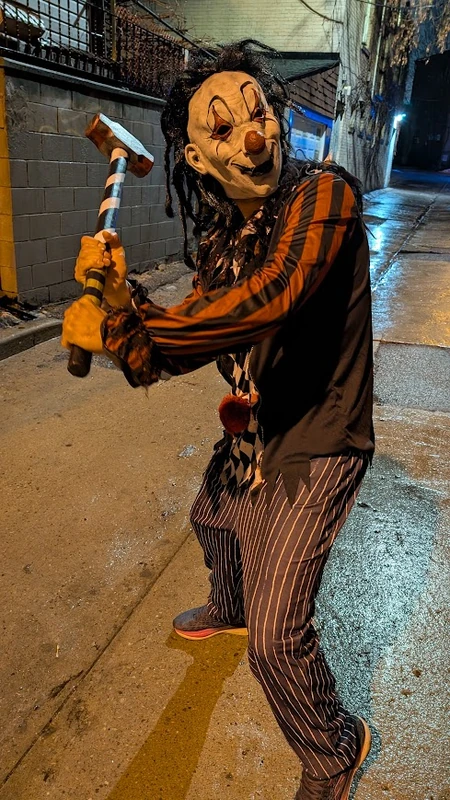 Killer Clown - Roamer / Dancer  - Scary theme - image 2 performer