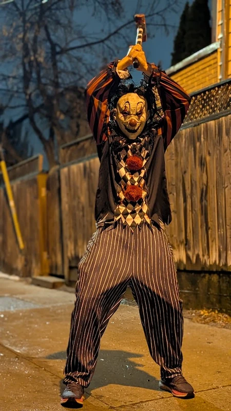 Killer Clown - Roamer / Dancer  - Scary theme - image 3 performer
