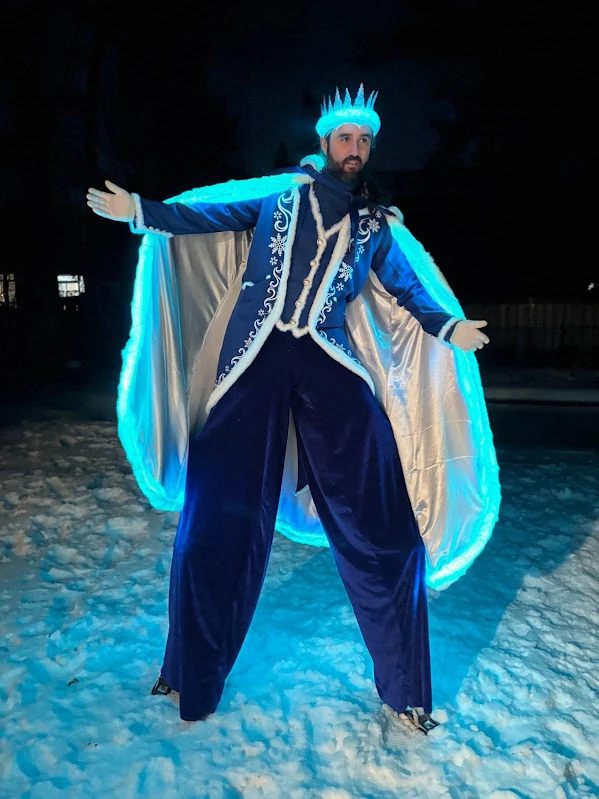 King Everfrost - Stilt Walker - Winter theme
