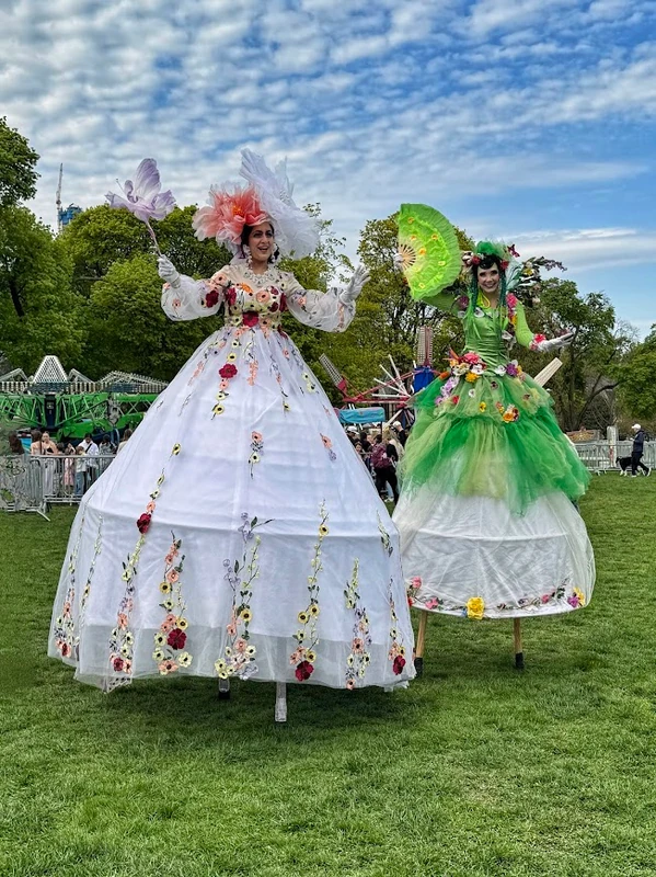 Lady Bloomington - Stiltwalker - Elegant theme - image 2