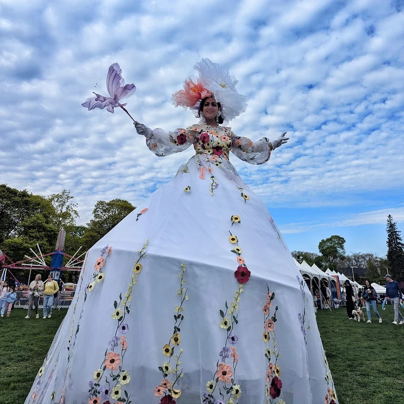 Lady Bloomington - Stiltwalker - Elegant theme - image 4