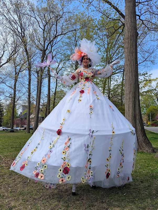 Lady Bloomington - Stiltwalker - Elegant theme - image 5