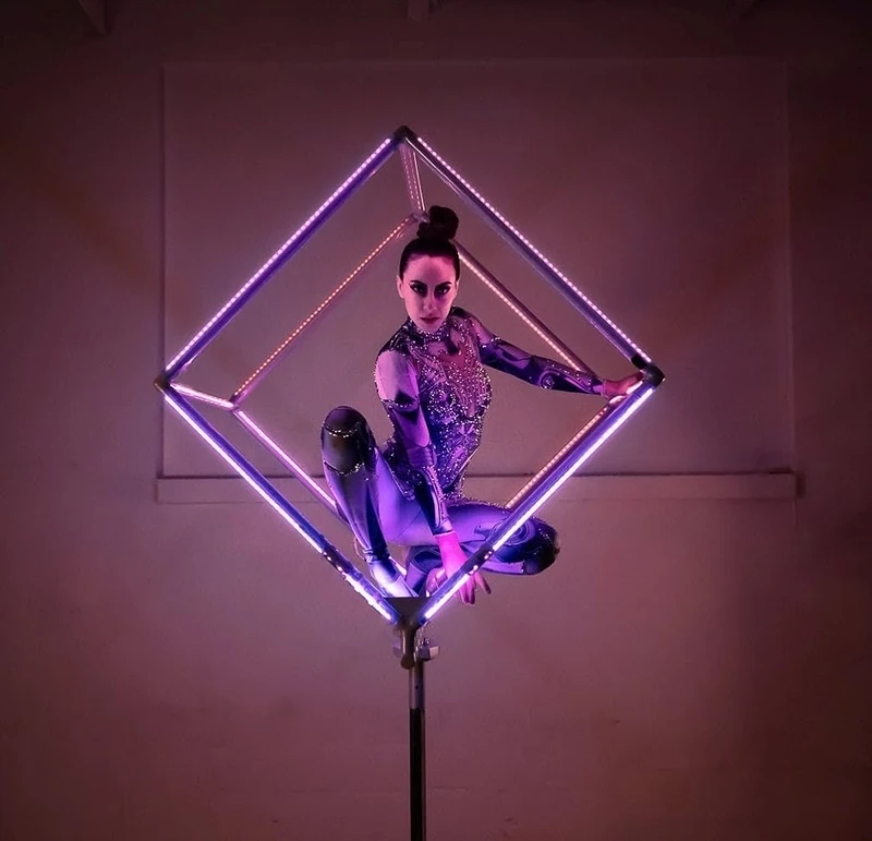 LED Cube Lolli - Aerialist - Elegant theme - image 10 performer