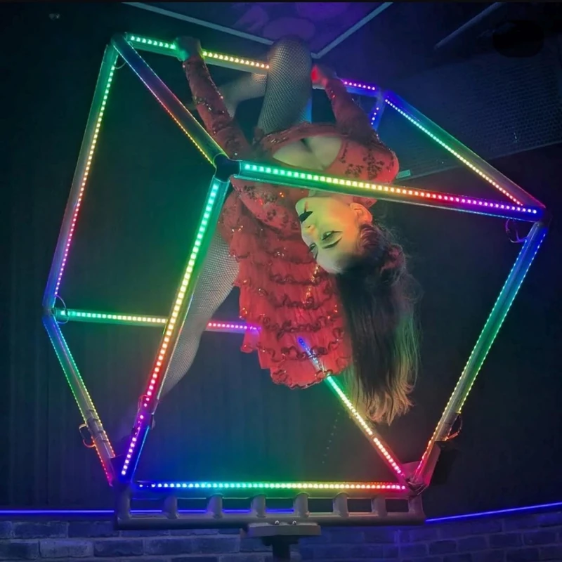 LED Cube Lolli - Aerialist - Elegant theme - image 7 performer