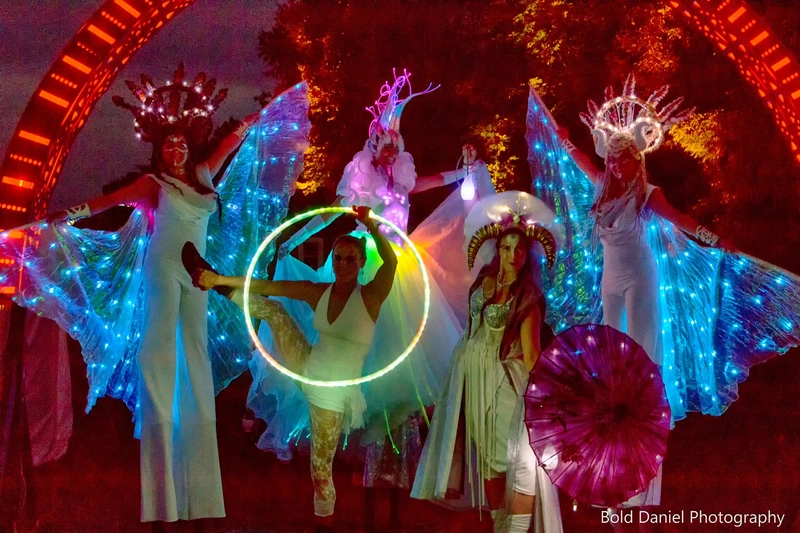 LED Crystal Queen - Stiltwalker - LED Lights theme - image 10