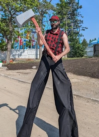 Lumberjack Larry - Stiltwalker - Family Friendly theme - image 3