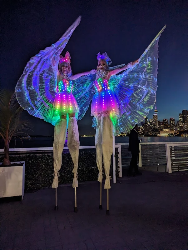 Luminous Ladies - Stiltwalker - Duos theme - image 12