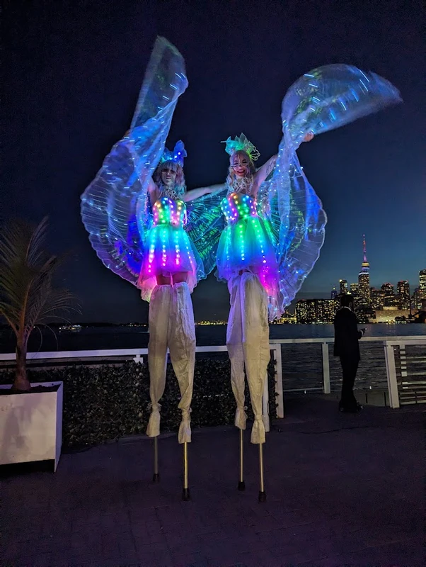 Luminous Ladies - Stiltwalker - Duos theme - image 6