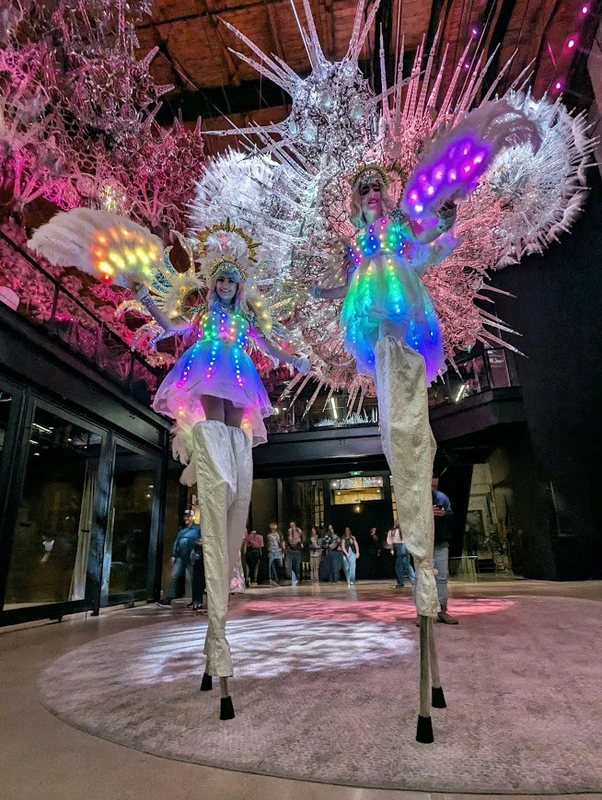 Luminous Ladies - Stiltwalker - Duos theme - image 9