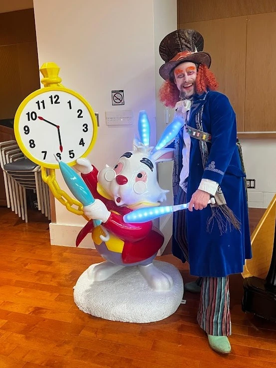 Mad Hatter Juggler - Juggler - Wonderland theme - image 3 performer