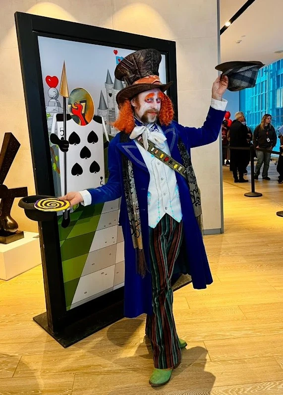 Mad Hatter Juggler - Juggler - Wonderland theme - image 5 performer