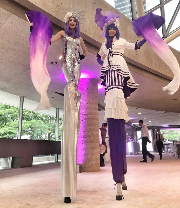 Madame Mauve - Stiltwalker - Retro theme