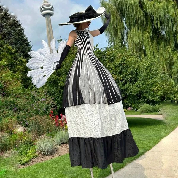 Madame Monochrome - Stiltwalker - Retro theme