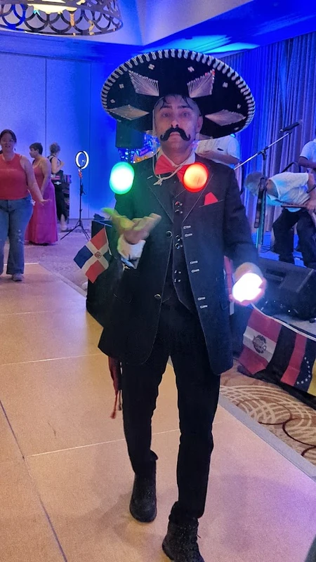 Mariachi Malabarista - Juggler - Cultural theme - image 2 performer