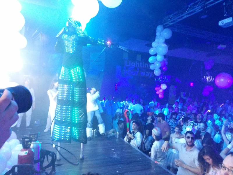 Metabot LED Robot - Stiltwalker - LED Lights theme