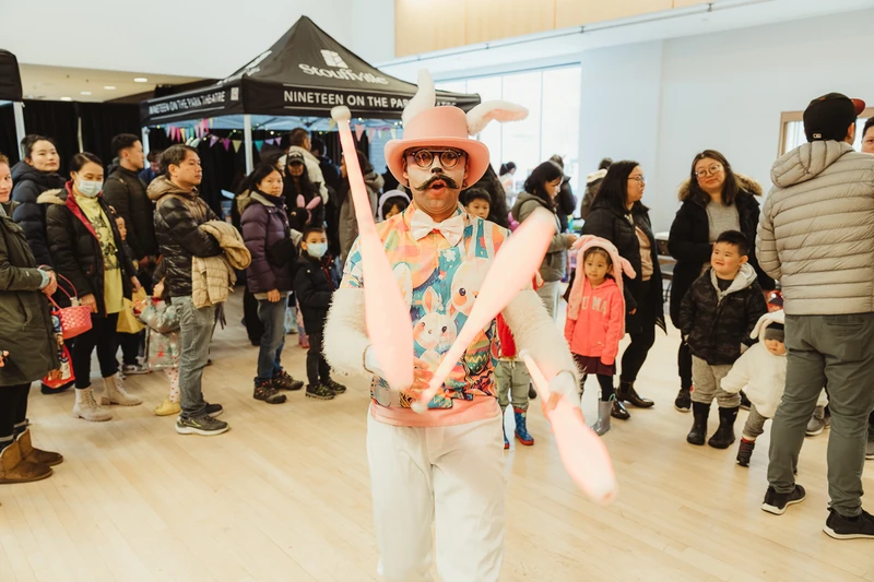 Mr. Bunny  - Juggler - Animalia theme - image 4 performer