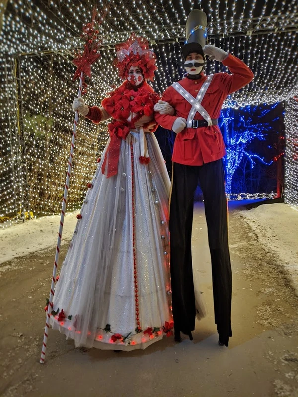 Poinsettia Princess - Stiltwalker - Christmas theme - image 17