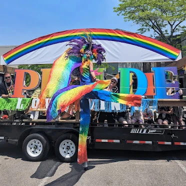Rainbow Stiltwalkers - Stiltwalker - Feathers theme - image 9