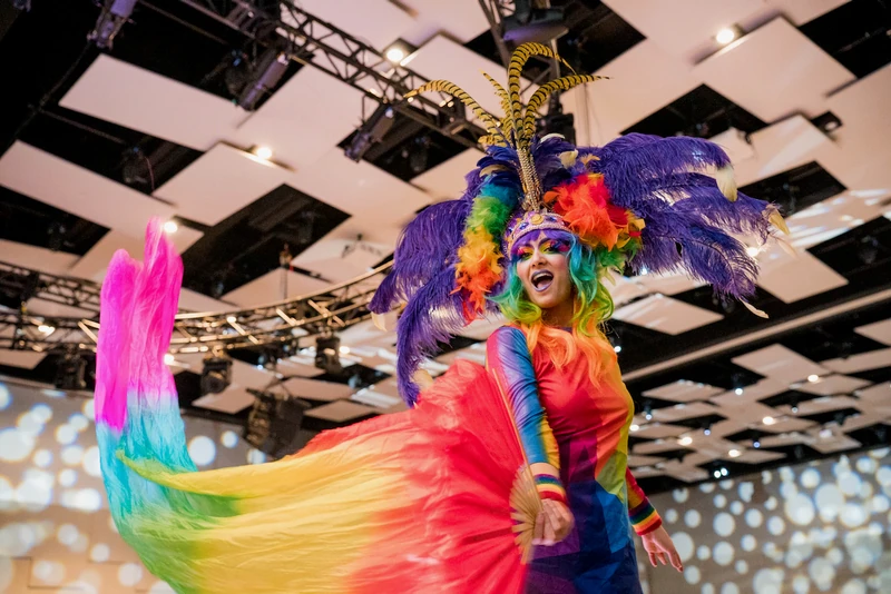 Rainbow Stiltwalkers - Stiltwalker - Feathers theme