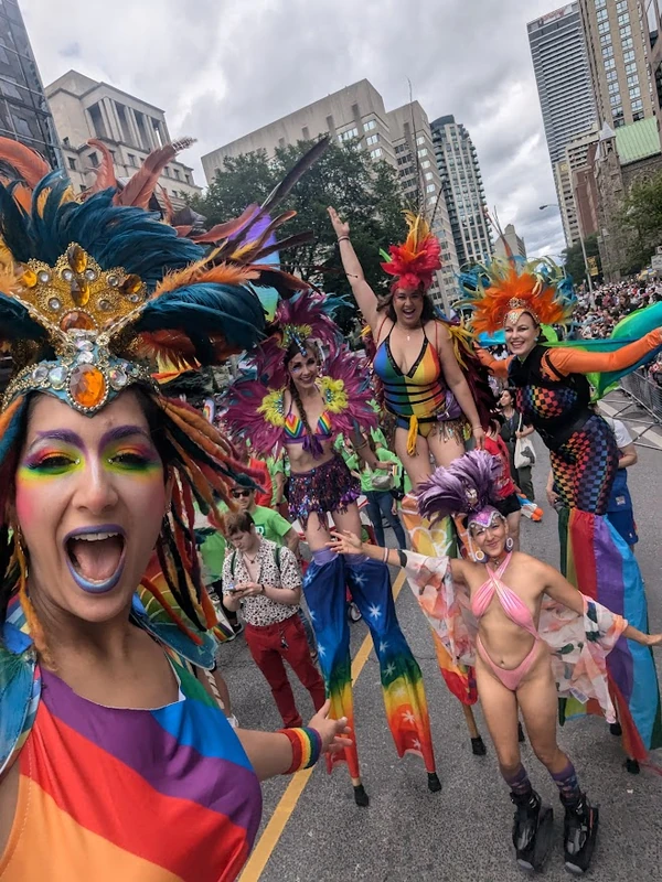 Rainbow Stiltwalkers - Stiltwalker - Feathers theme - image 22