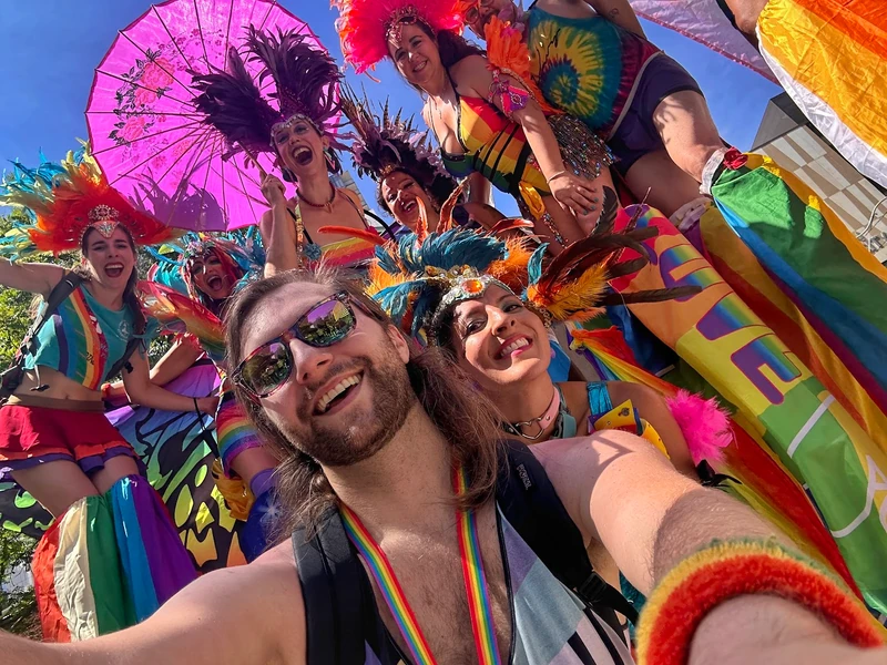 Rainbow Stiltwalkers - Stiltwalker - Feathers theme - image 26